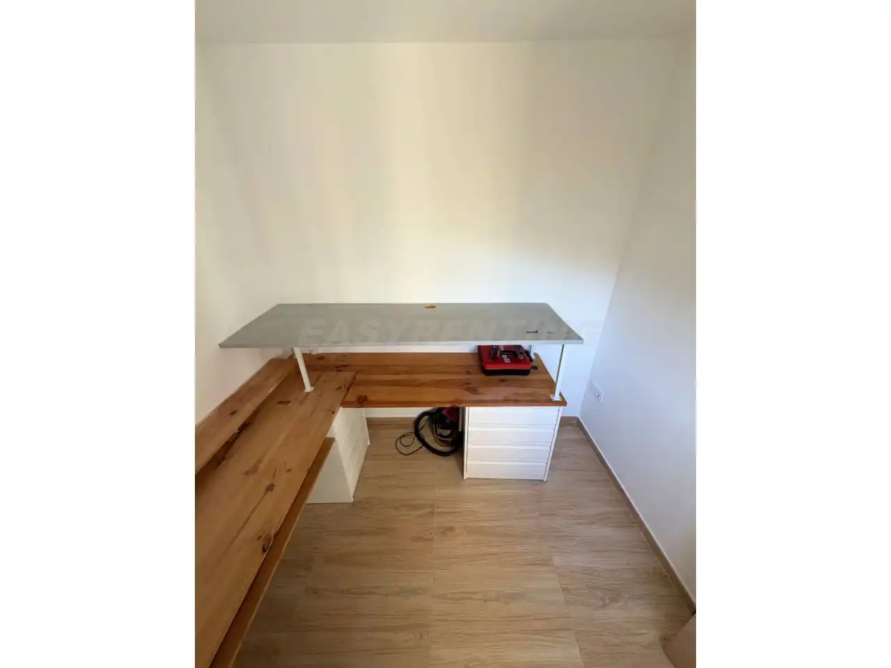 Piso en venta en La Línea de la Concepción con Terraza, Amueblado y Alarma