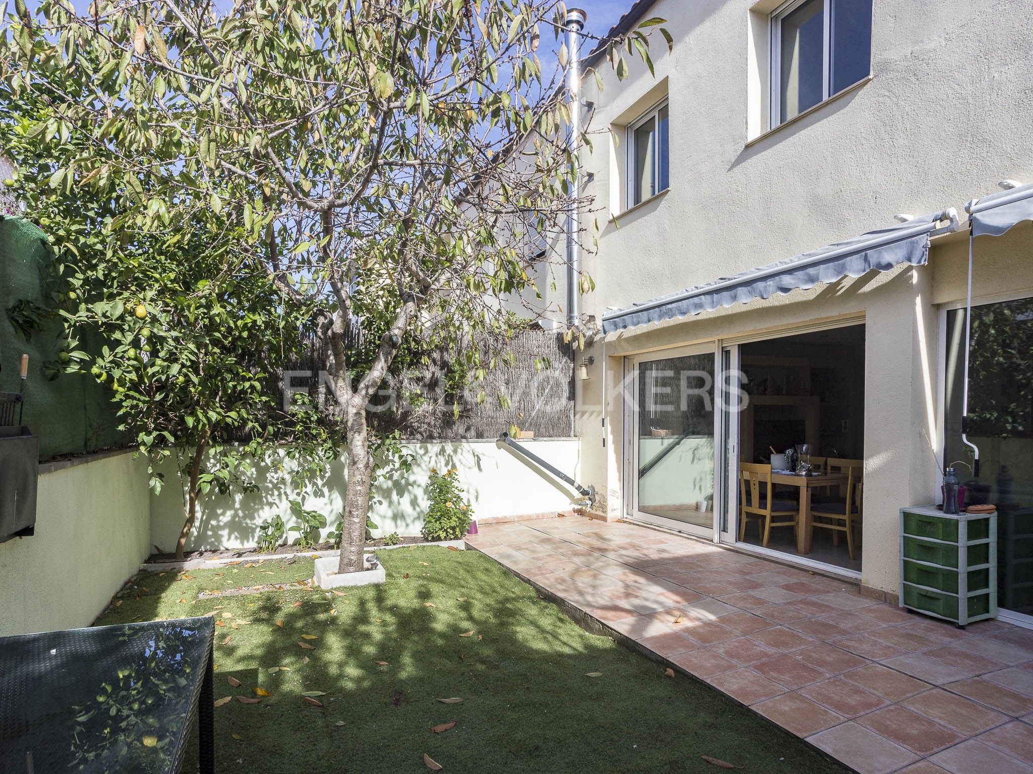 Terrace of House or chalet for sale in Les Cabanyes  with Air Conditioner, Heating and Private garden