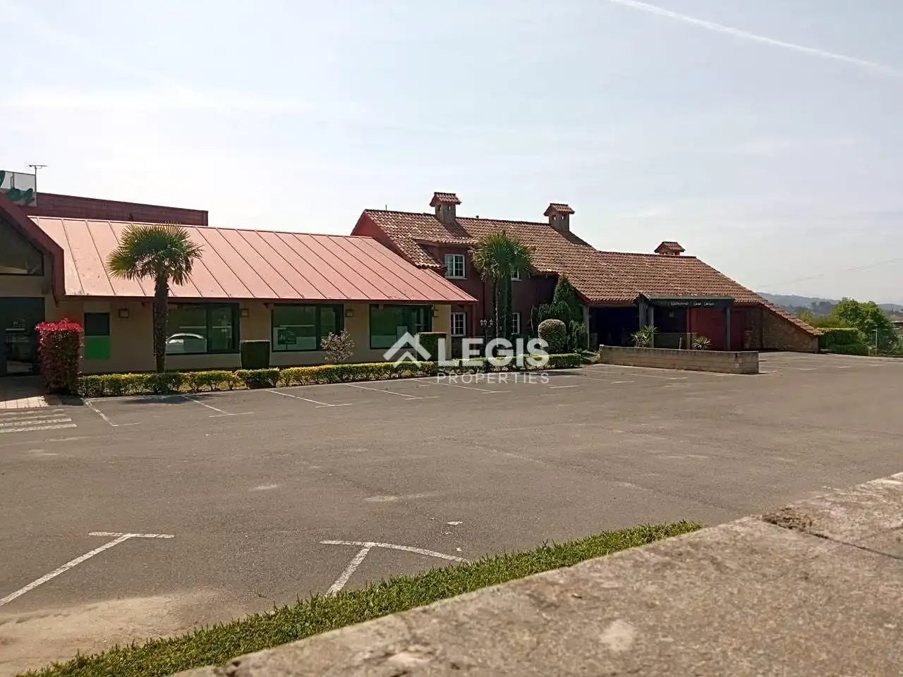 Vista exterior de Edificio en venta en Llanera