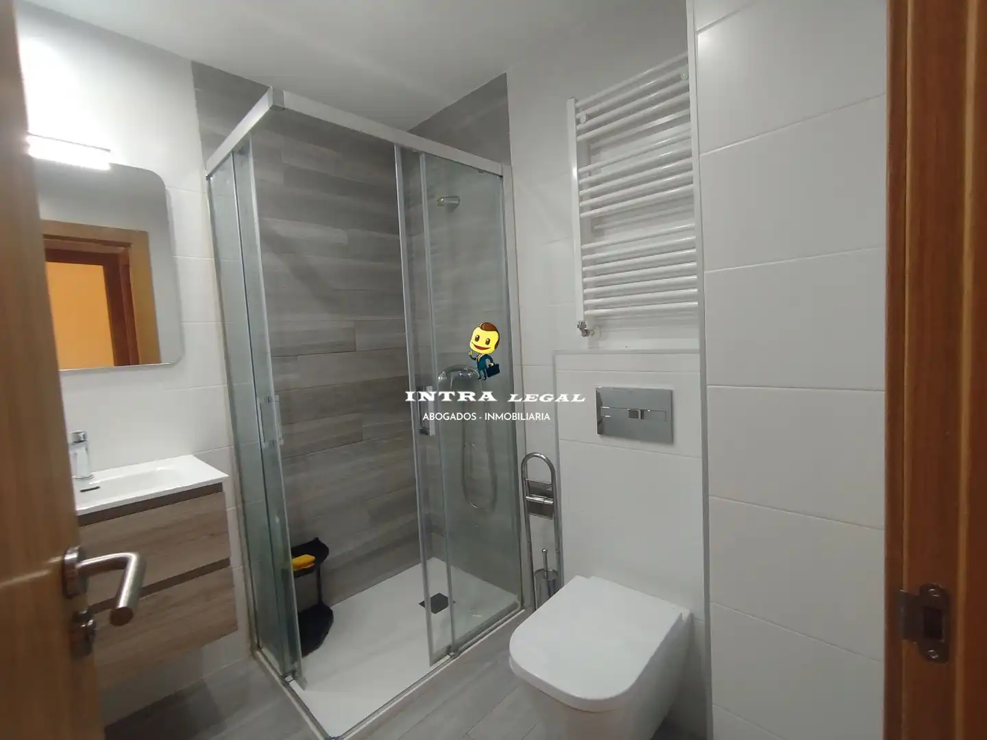 Baño de Piso para compartir en Salamanca con Calefacción, Terraza y Amueblado