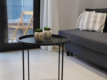 Piso con balcón en venta en Puerto Deportivo