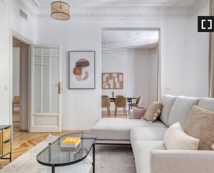 Living room of Flat to rent in  Madrid Capital  with Air Conditioner and Balcony