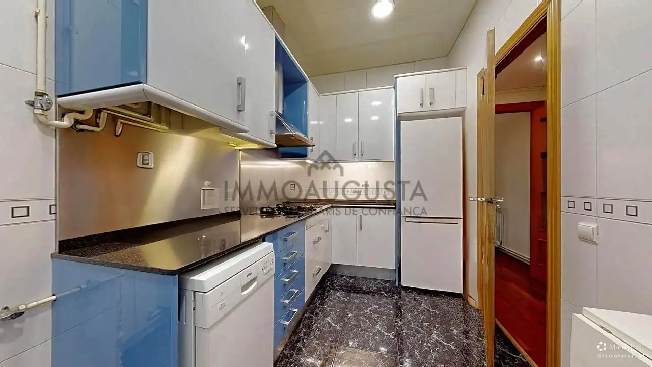 Cuina de Pis en venda en Barcelona amb Aire condicionat, Calefacció i Parquet
