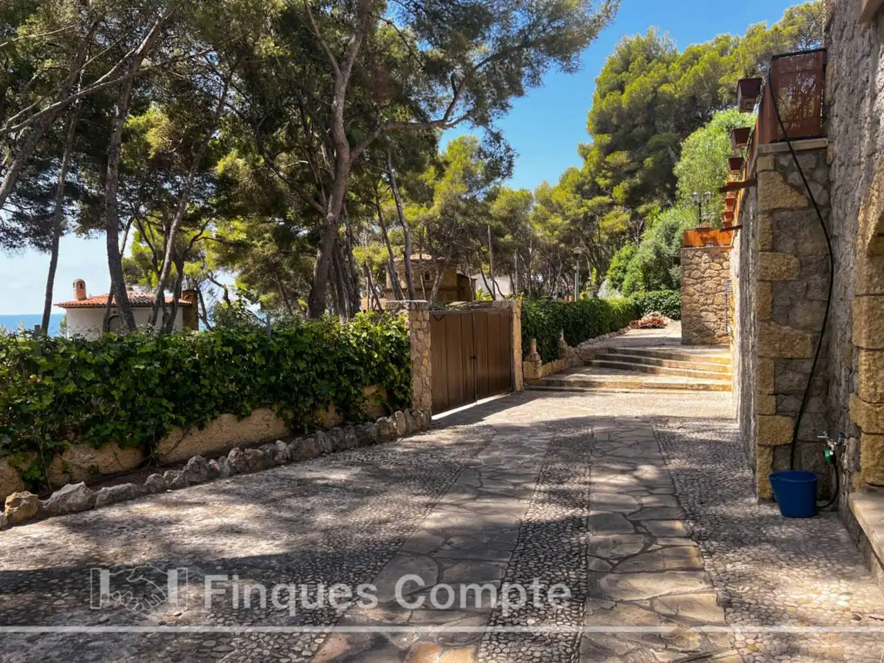 Vista exterior de Casa o chalet en venta en Roda de Berà con Jardín privado, Terraza y Piscina