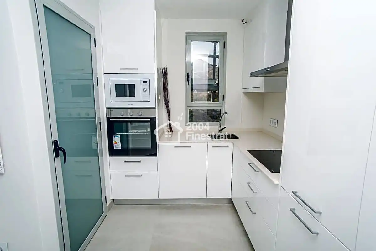 Küche von Wohnung zum Verkauf in Finestrat mit Klimaanlage, Terrasse und Möbliert