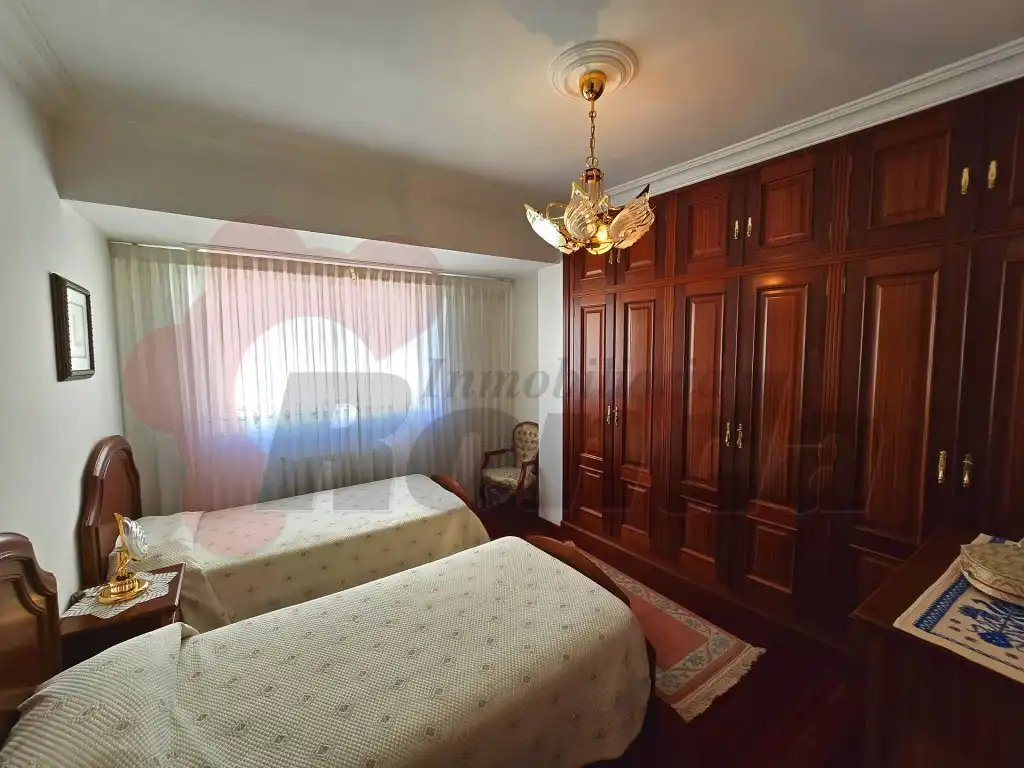 Bedroom of Flat for sale in Lugo