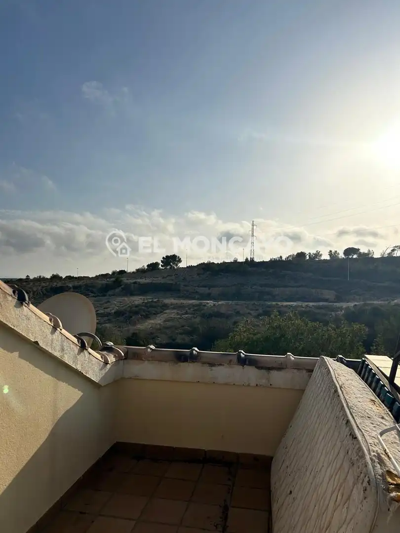 Casa adosada en venda en Orihuela amb Aire condicionat, Calefacció i Jardí privat