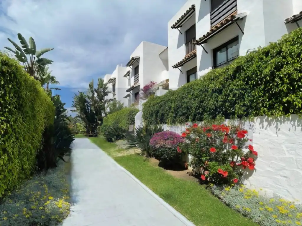 Habitatge amb piscina en venda a Urbanizacion Camino La Resinera, imagen 4