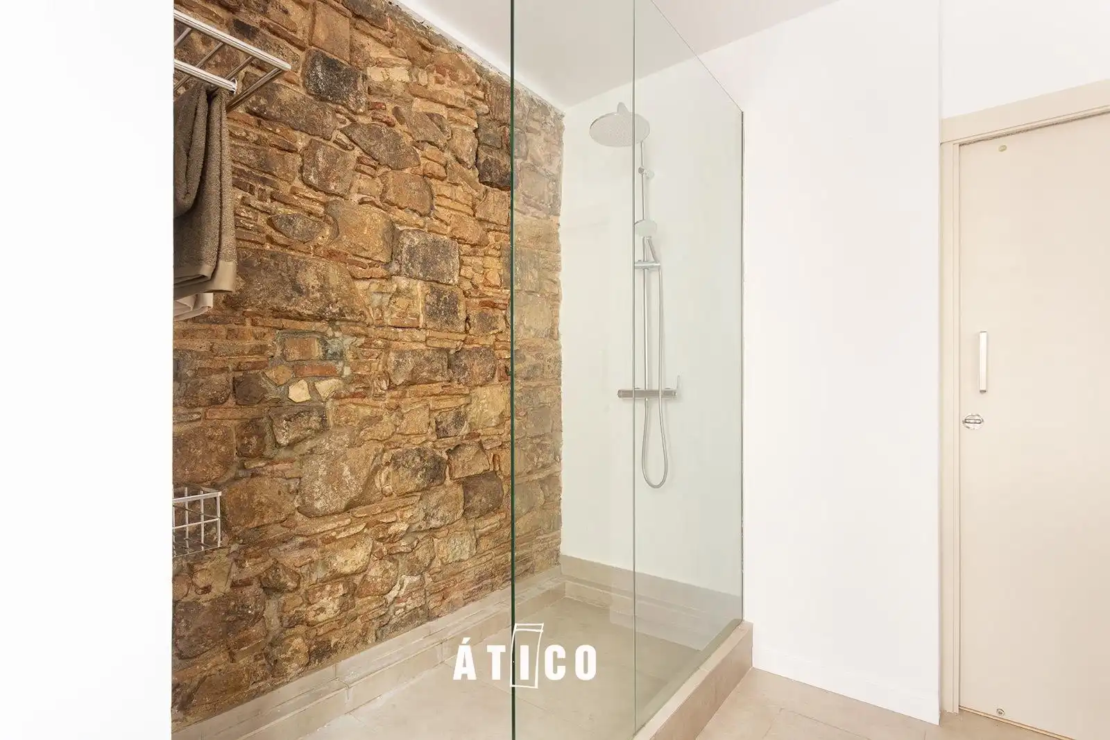 Bany de Àtic en venda en Barcelona amb Aire condicionat, Calefacció i Parquet