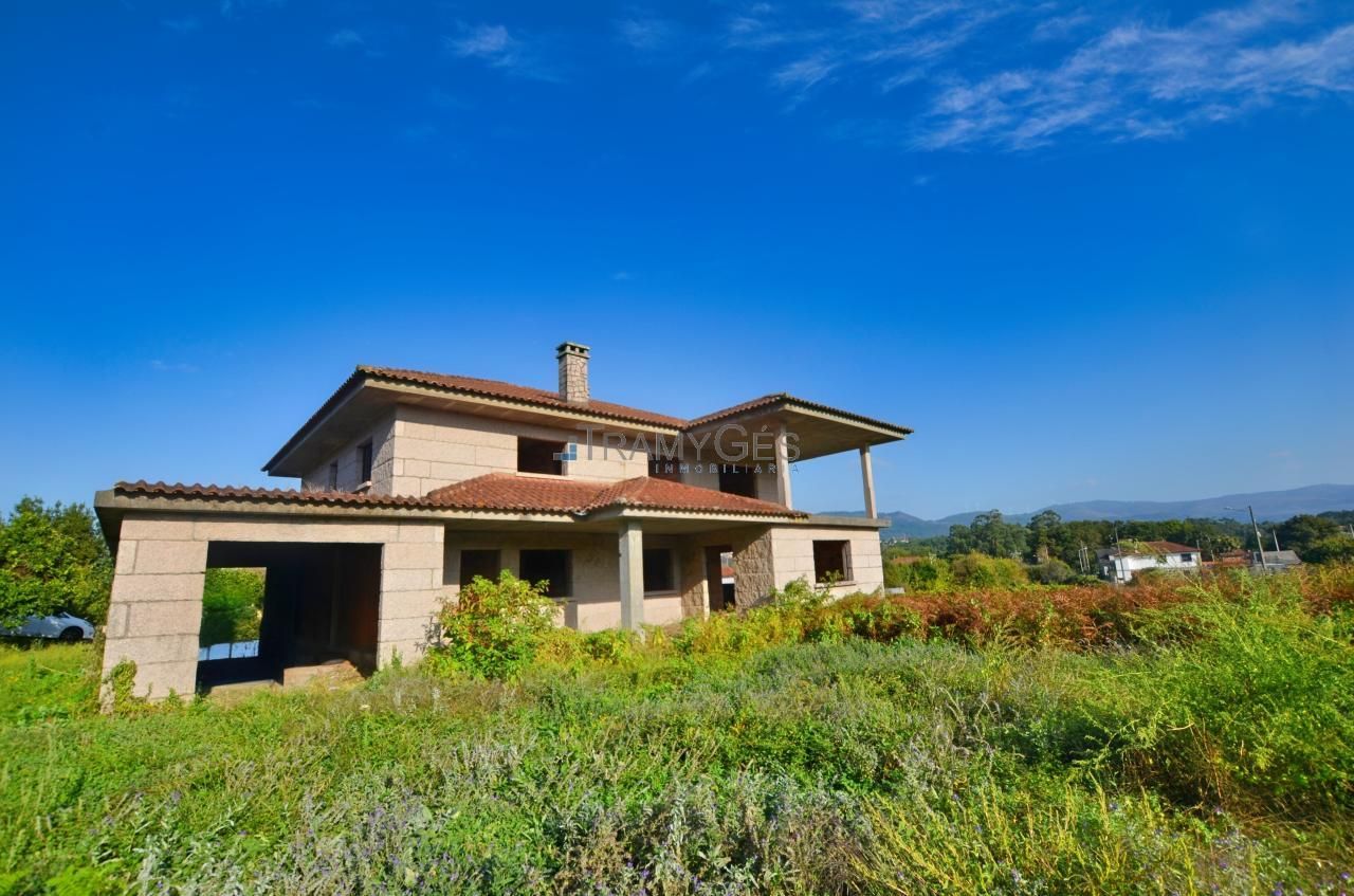 Casa o xalet en venda en Tui amb Jardí privat, Terrassa i Traster