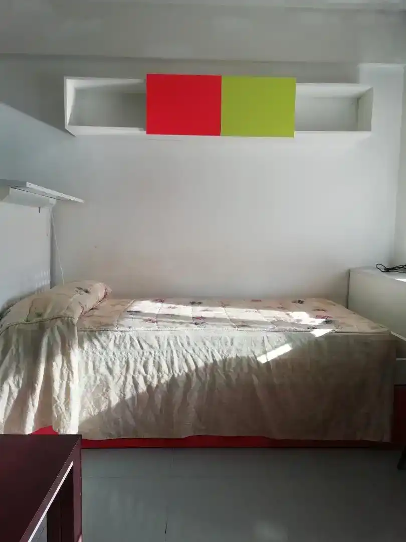 Dormitori de Estudi en venda en Santiago de Compostela  amb Moblat, Forn i Rentadora