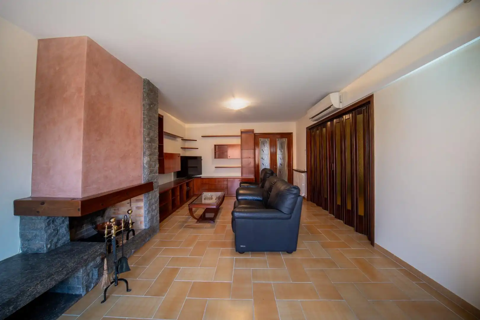 Sala d'estar de Casa o xalet en venda en Calaf amb Calefacció, Terrassa i Moblat