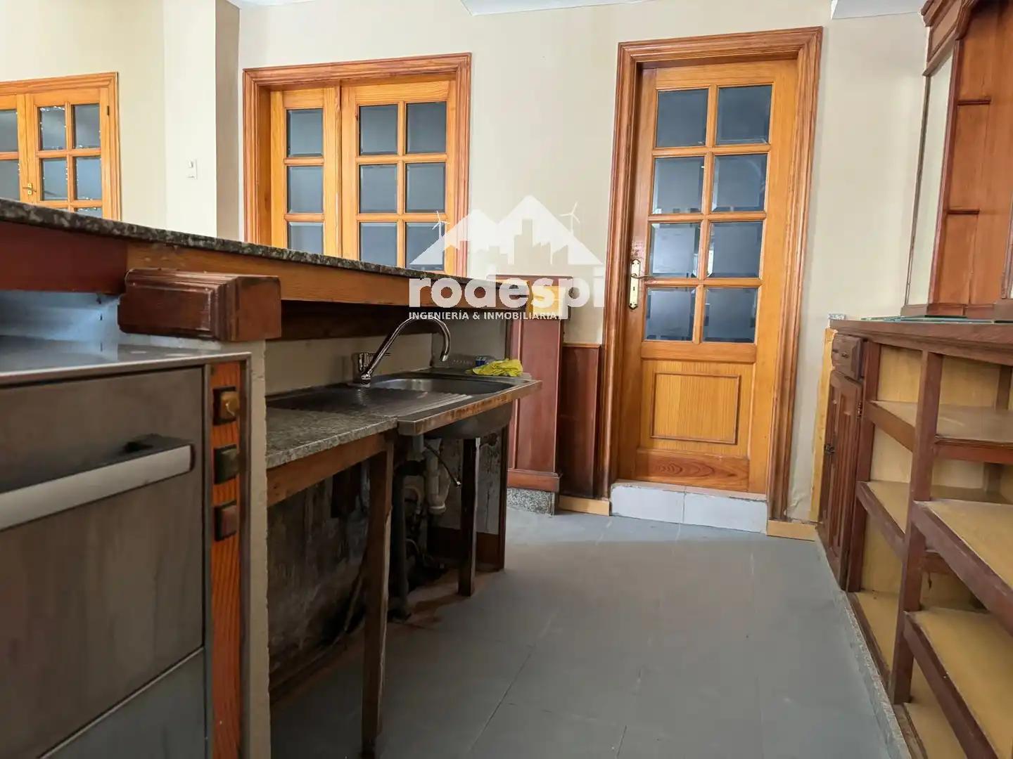 Kitchen of Commercial properties for rent in Arbo  with Furnished
