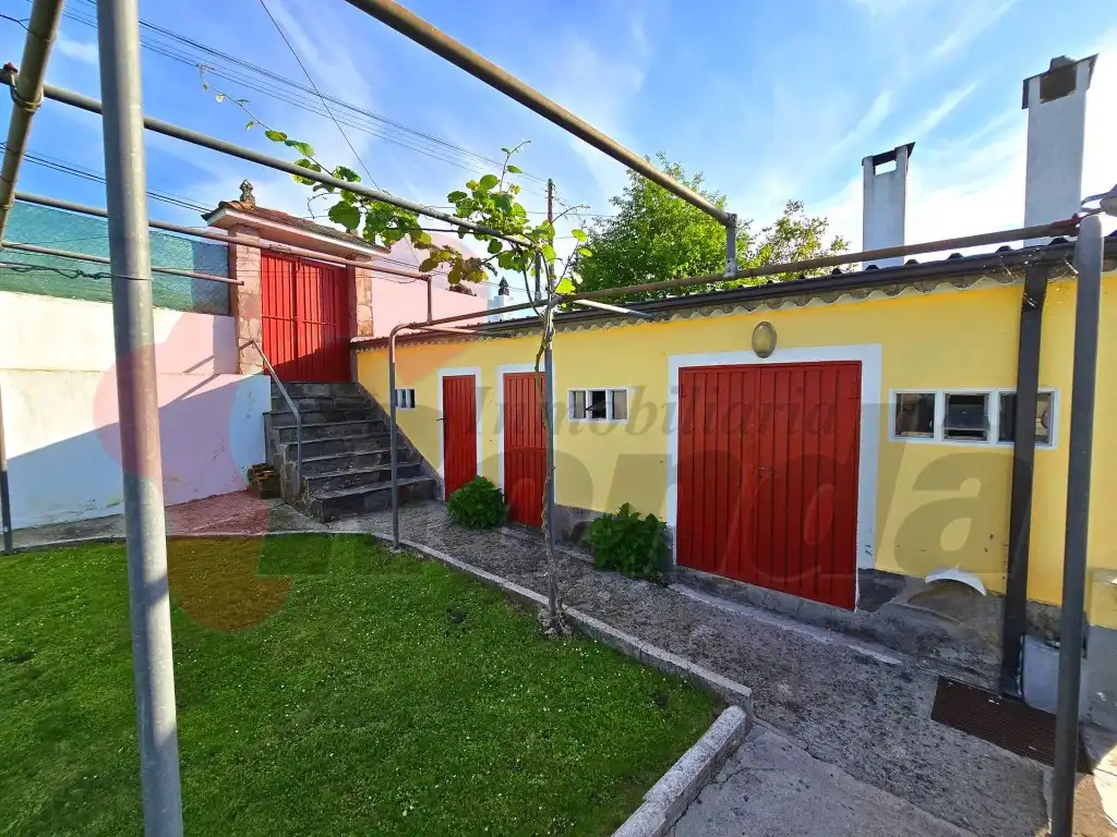 Vista exterior de Casa o chalet en venta en Lugo
