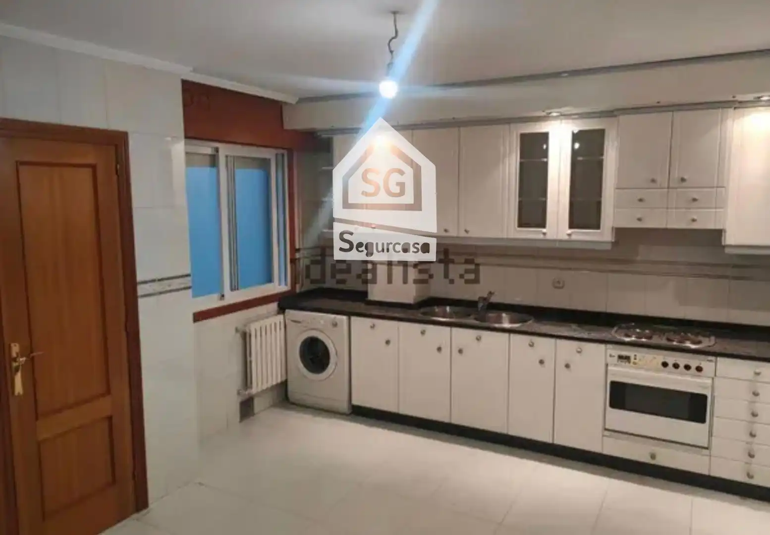 Cocina de Piso en venta en Ourense Capital  con Calefacción