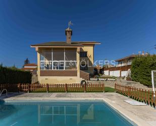 Vista exterior de Casa o xalet en venda en El Catllar  amb Aire condicionat, Calefacció i Jardí privat