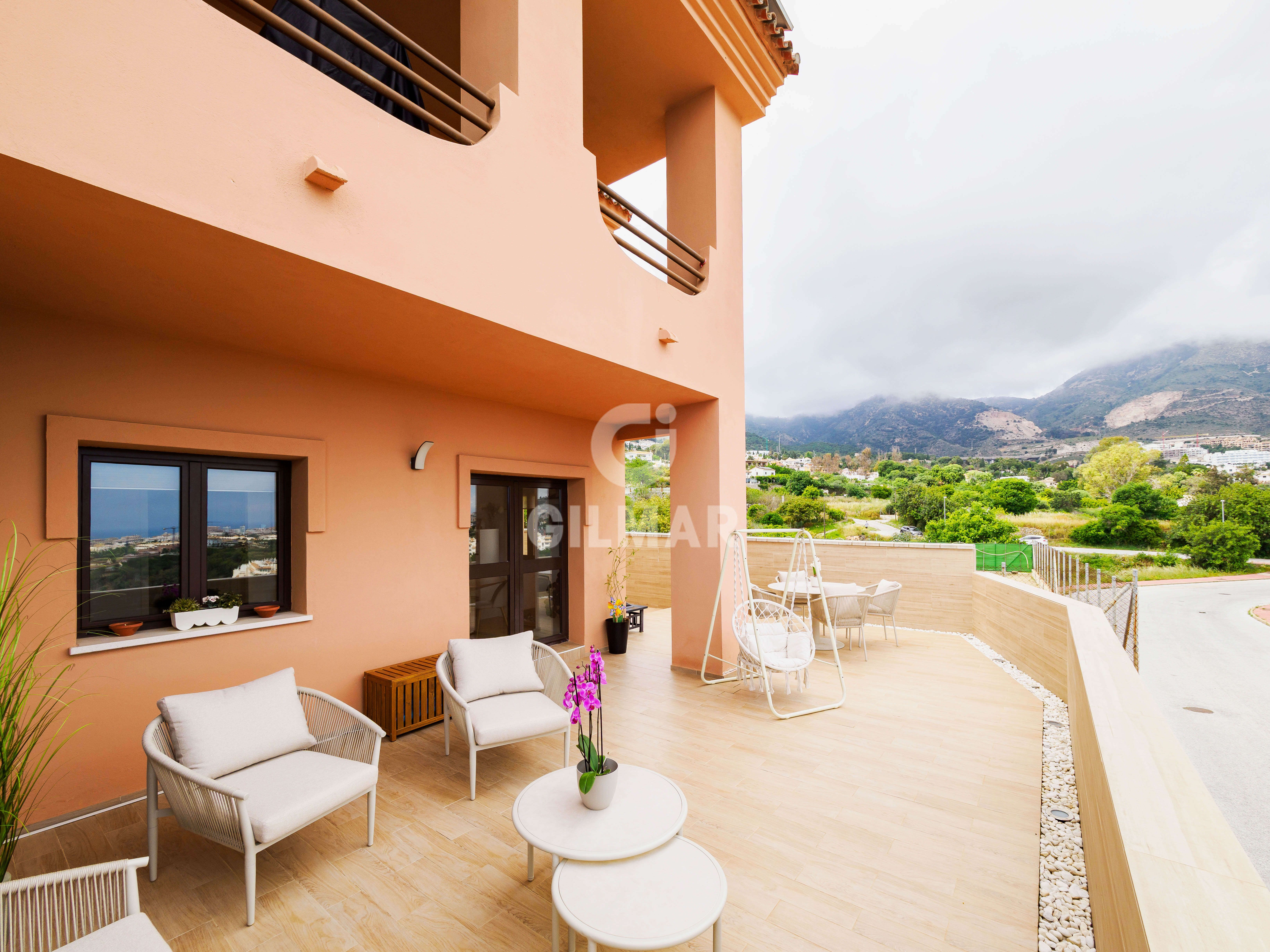 Terraza de Casa adosada en venta en Benalmádena con Calefacción, Jardín privado y Piscina