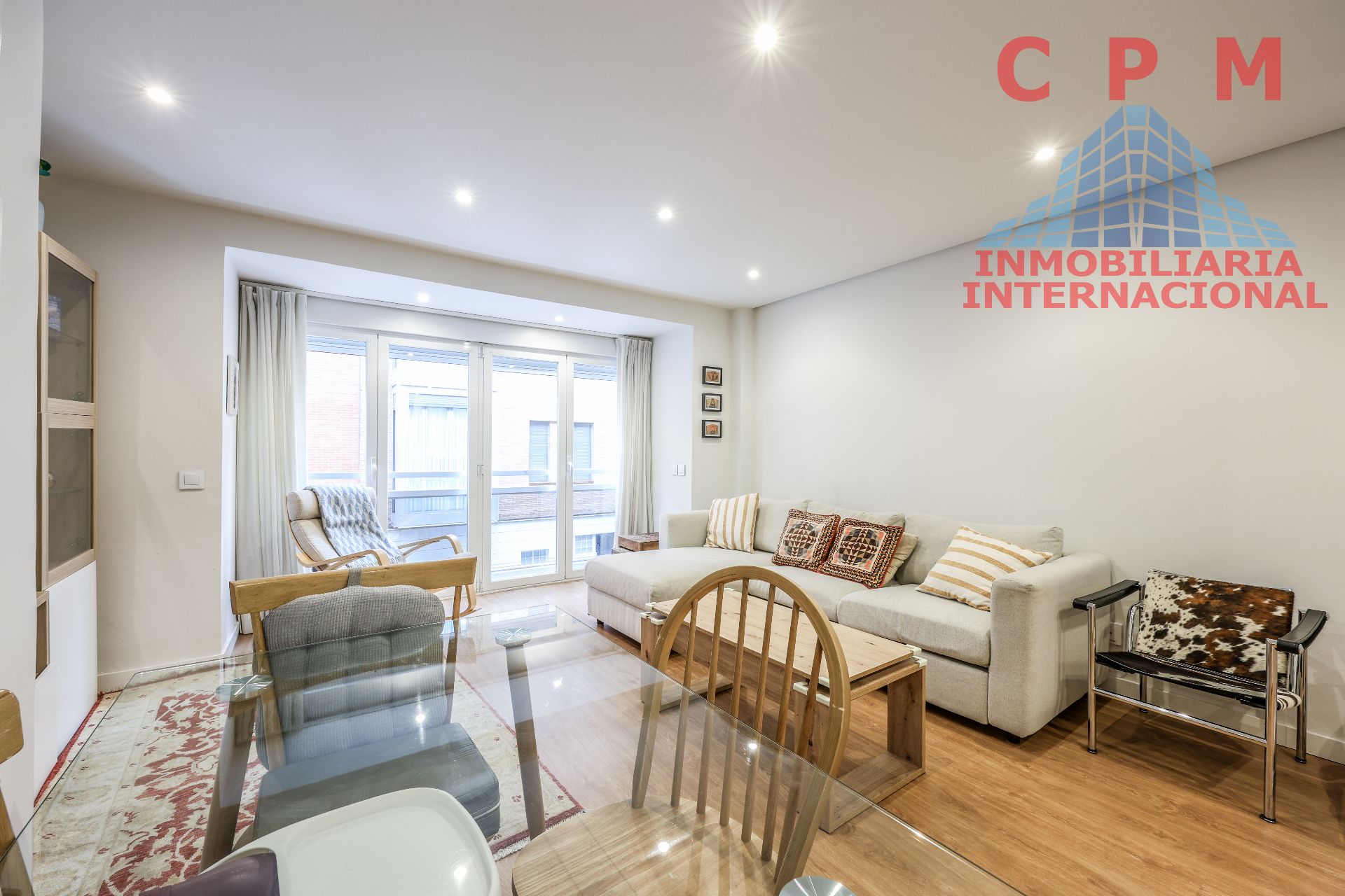 Sala d'estar de Pis de lloguer en  Madrid Capital amb Aire condicionat, Calefacció i Parquet