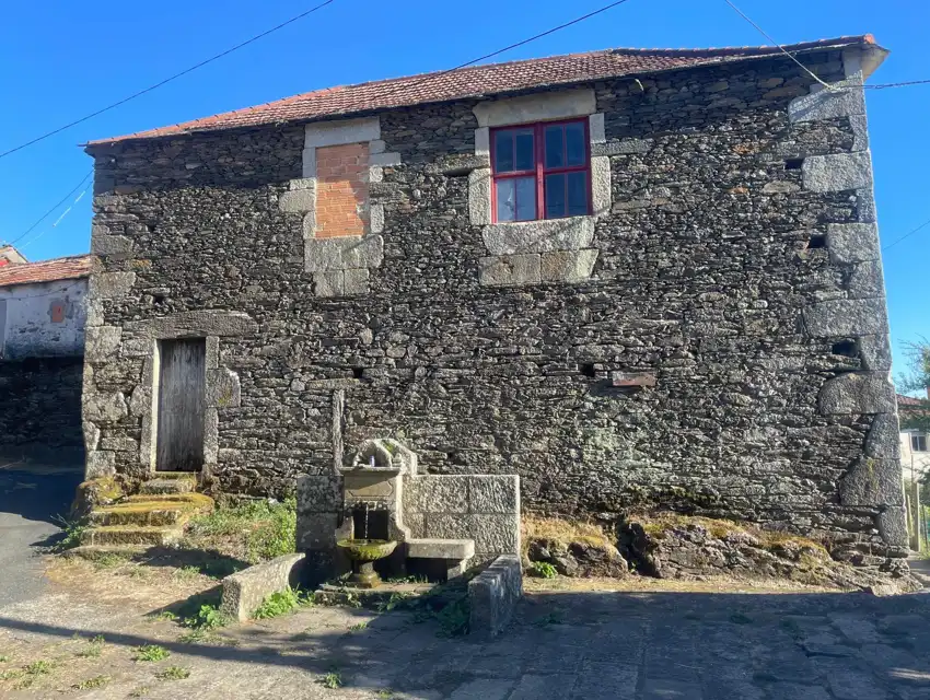 Casa rústica en venda a OU-0416 71