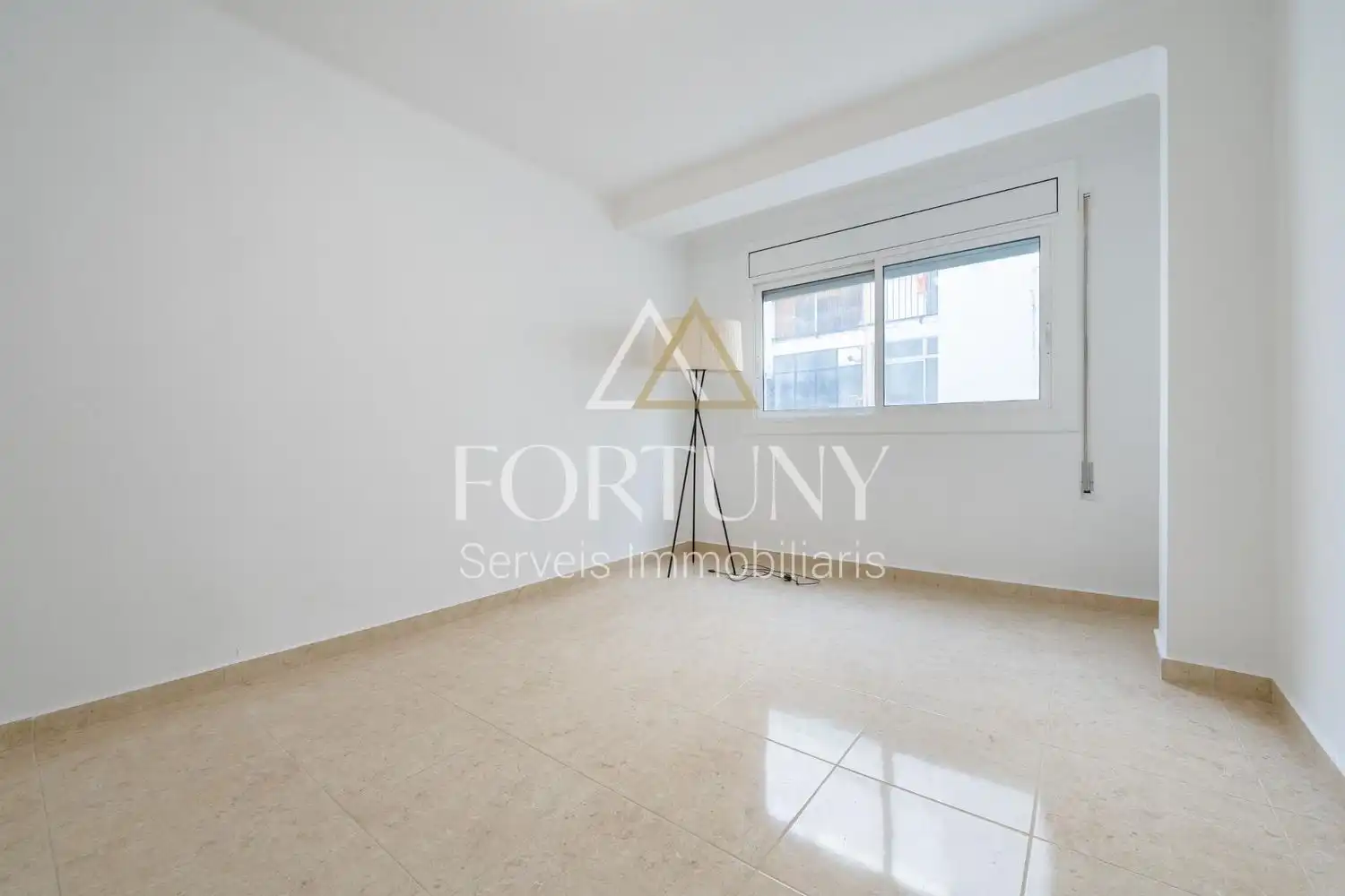 Flat with terrace for sale in del Carrilet 30, imagen 25
