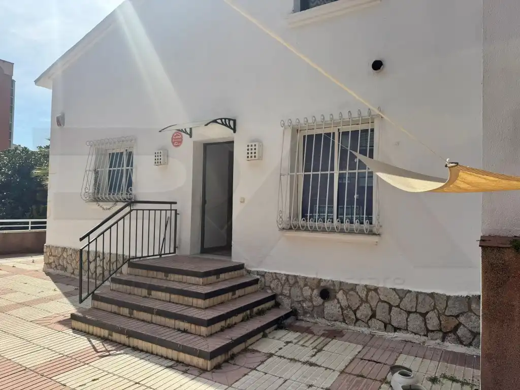 Vista exterior de Casa o xalet en venda en Tarragona amb Aire condicionat, Forn i Rentadora