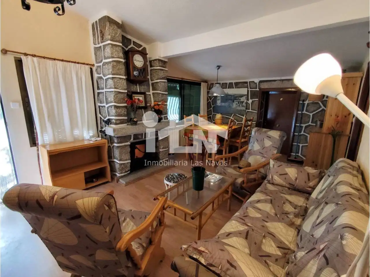 Sala de estar de Casa o chalet en venta en Navalperal de Pinares con Calefacción, Jardín privado y Terraza