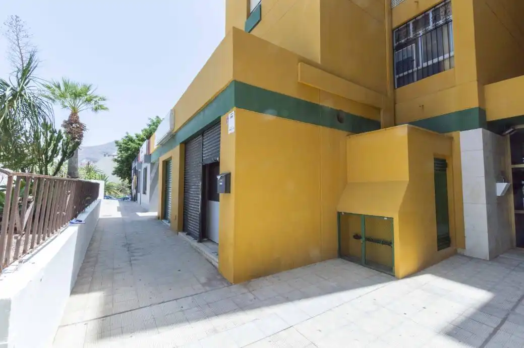 Gewerbefläche zum Verkauf in Calle Francisco de Aguilar y Aguilar, imagen 2