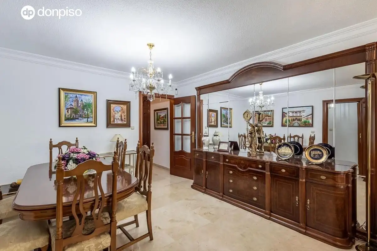 Dining room of Flat for sale in Granada