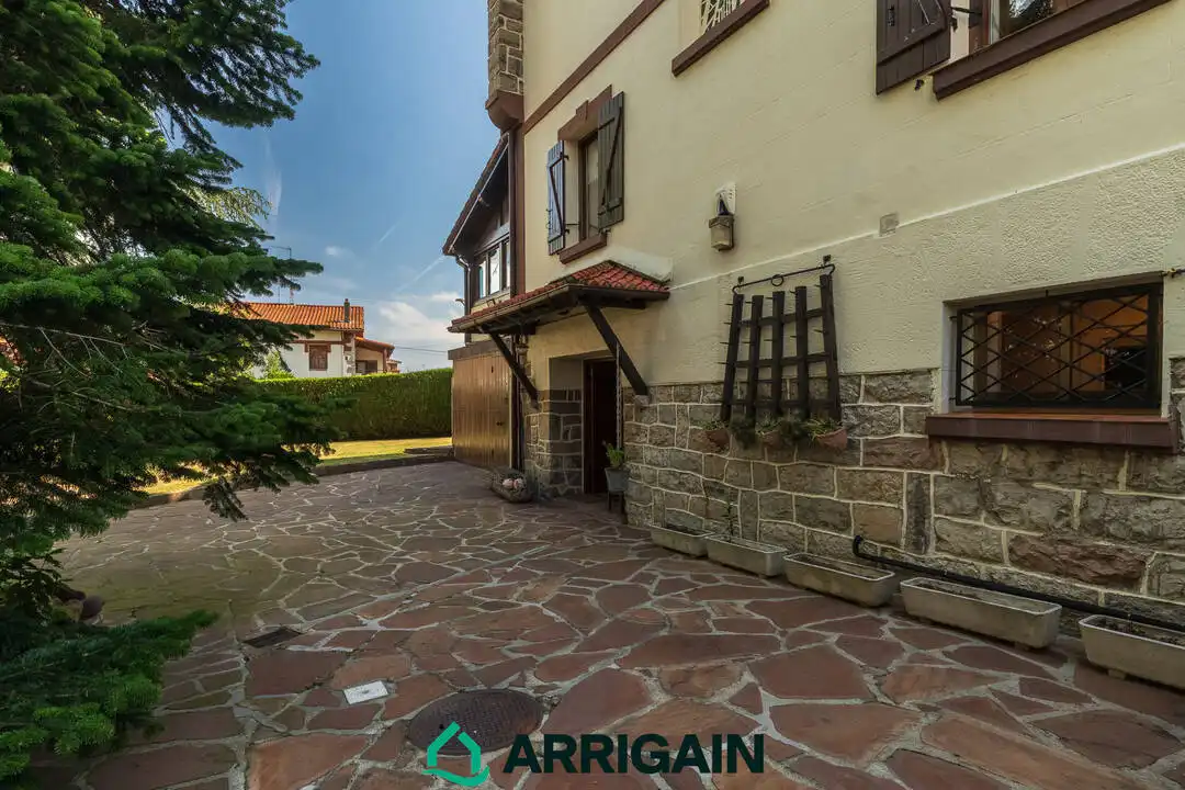 Jardín de Casa o chalet en venta en Irun  con Calefacción, Jardín privado y Terraza