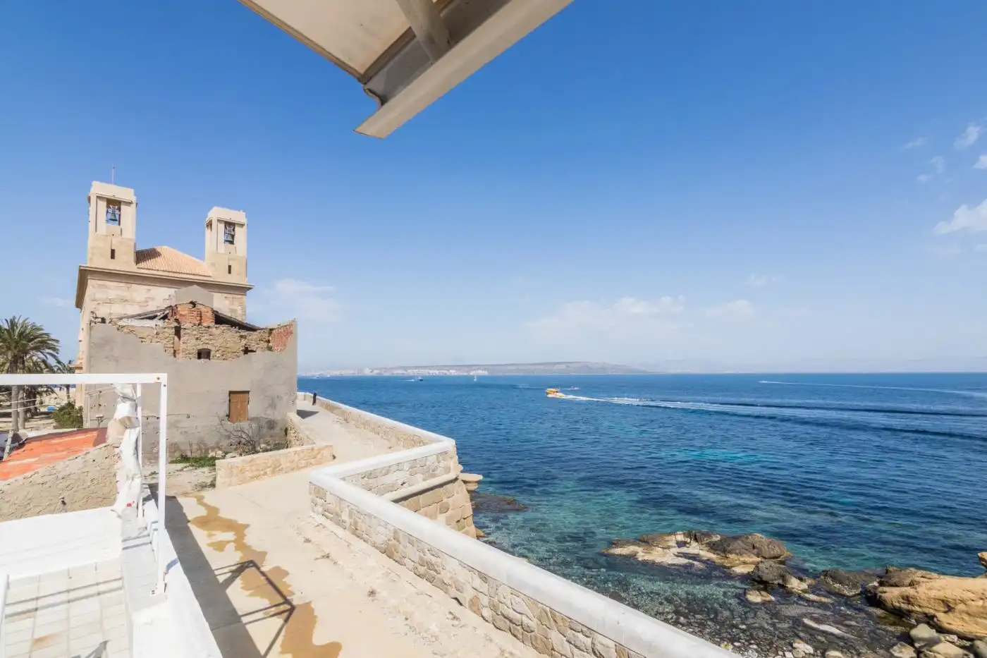 Casa adosada de alquiler en Alicante / Alacant con Aire acondicionado, Terraza y Amueblado