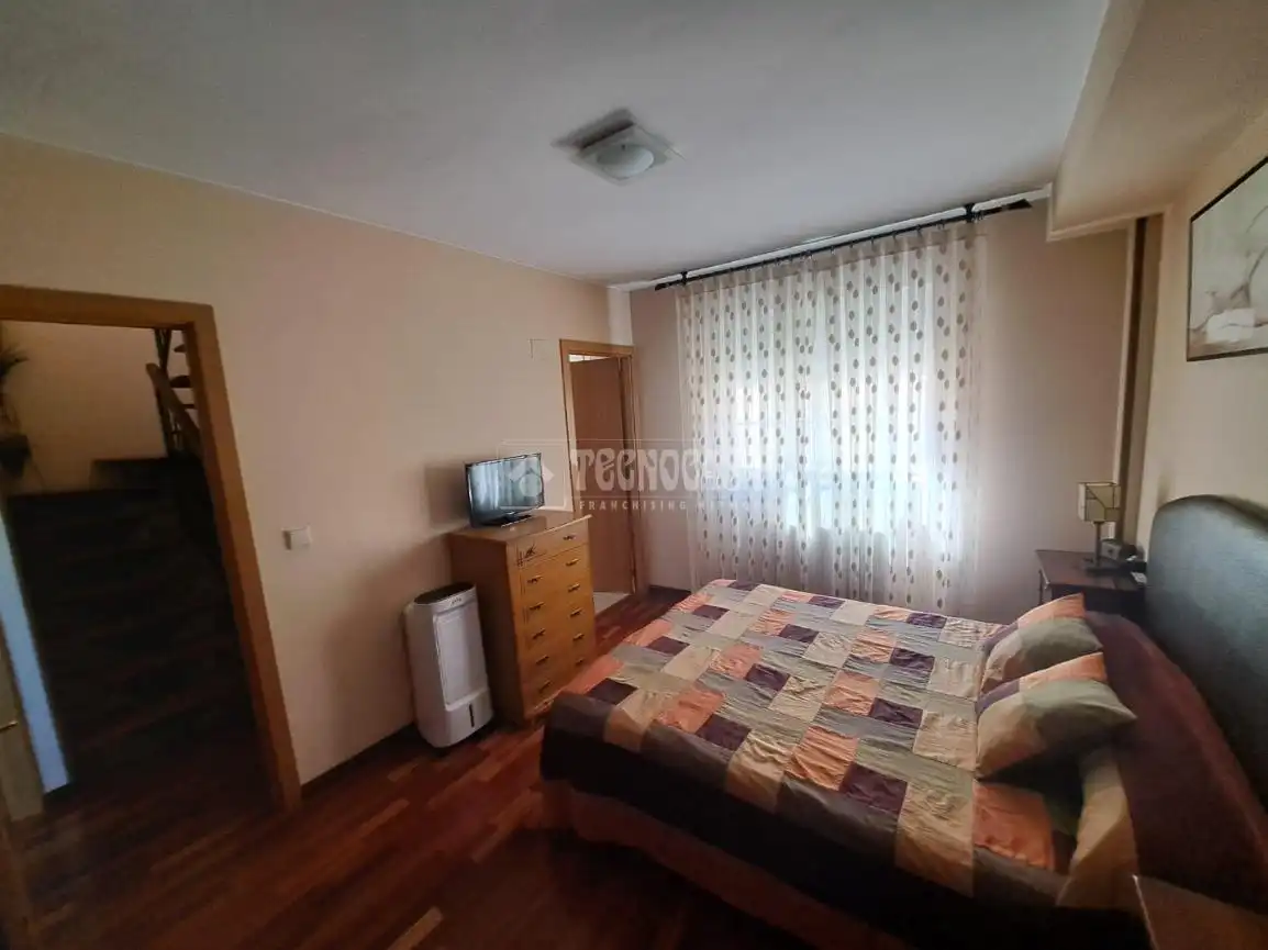 Habitación de Casa adosada en venta en María de Huerva con Aire acondicionado, Calefacción y Jardín privado