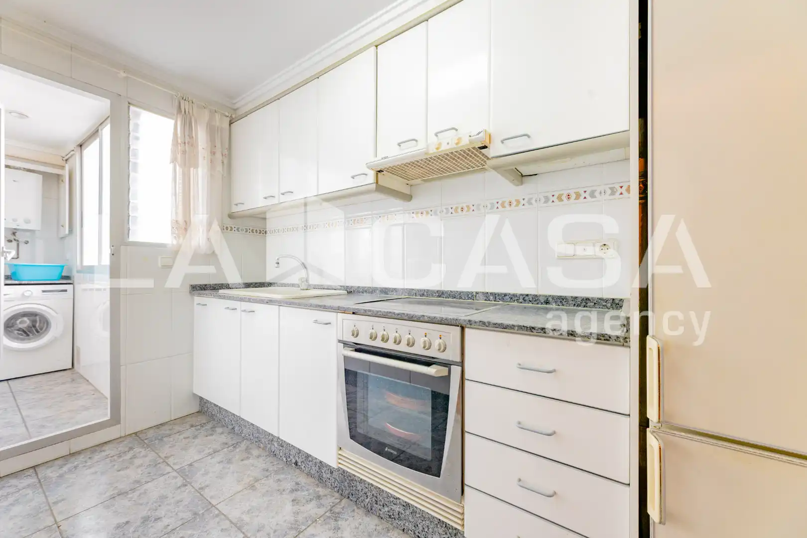 Kitchen of Flat for sale in Valencia  with Air Conditioner and Balcony