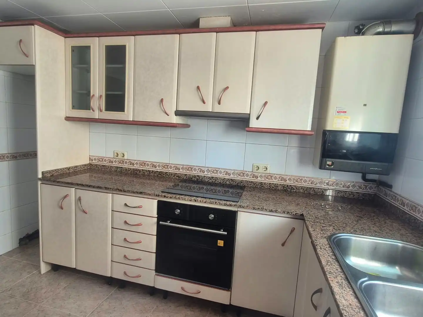 Cocina de Casa adosada en venta en Castellet i la Gornal con Calefacción