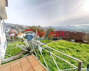 Vista exterior de Casa adosada en venda en Vigo  amb Terrassa