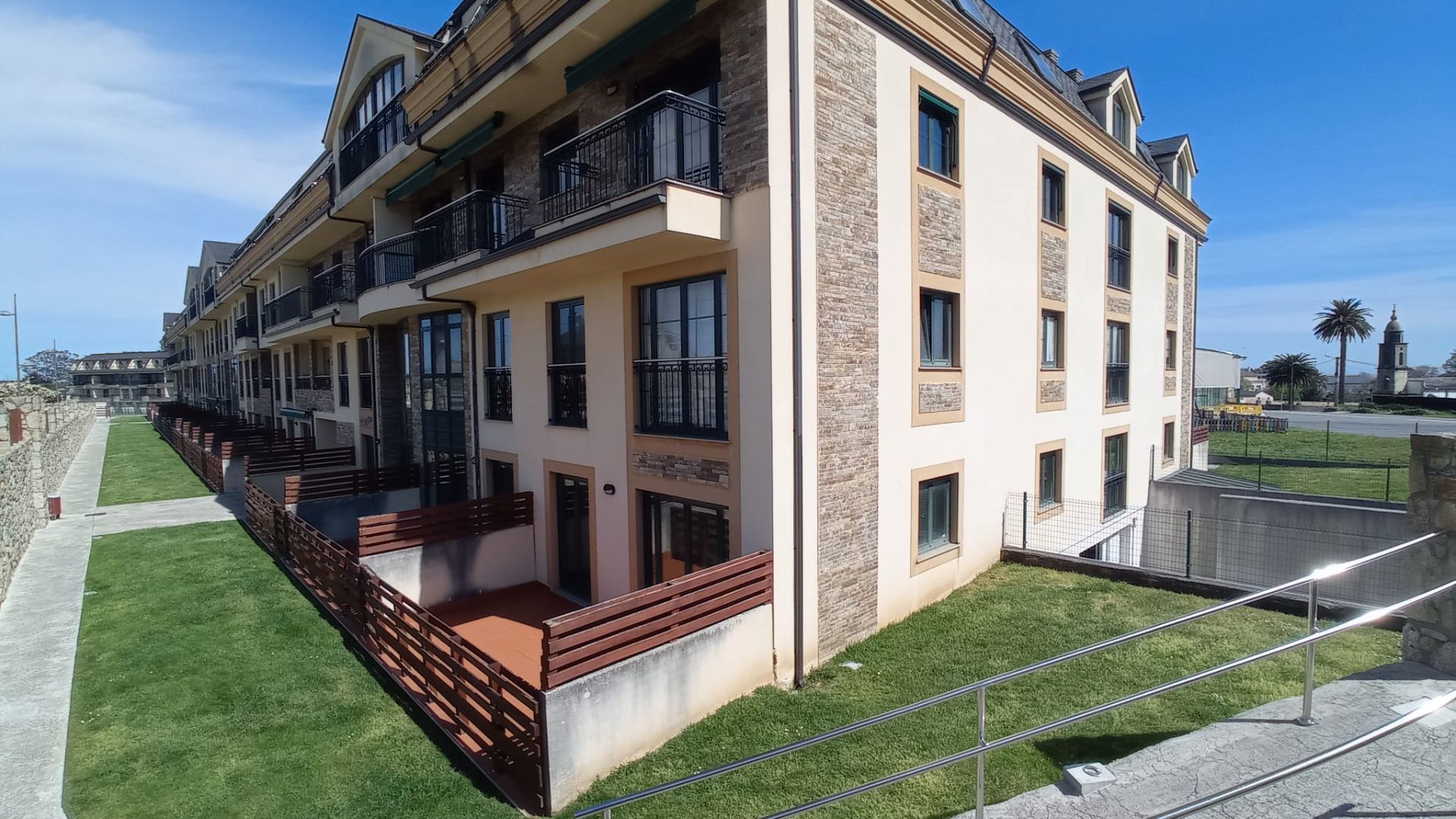 Vista exterior de Pis en venda en Barreiros amb Calefacció, Parquet i Traster