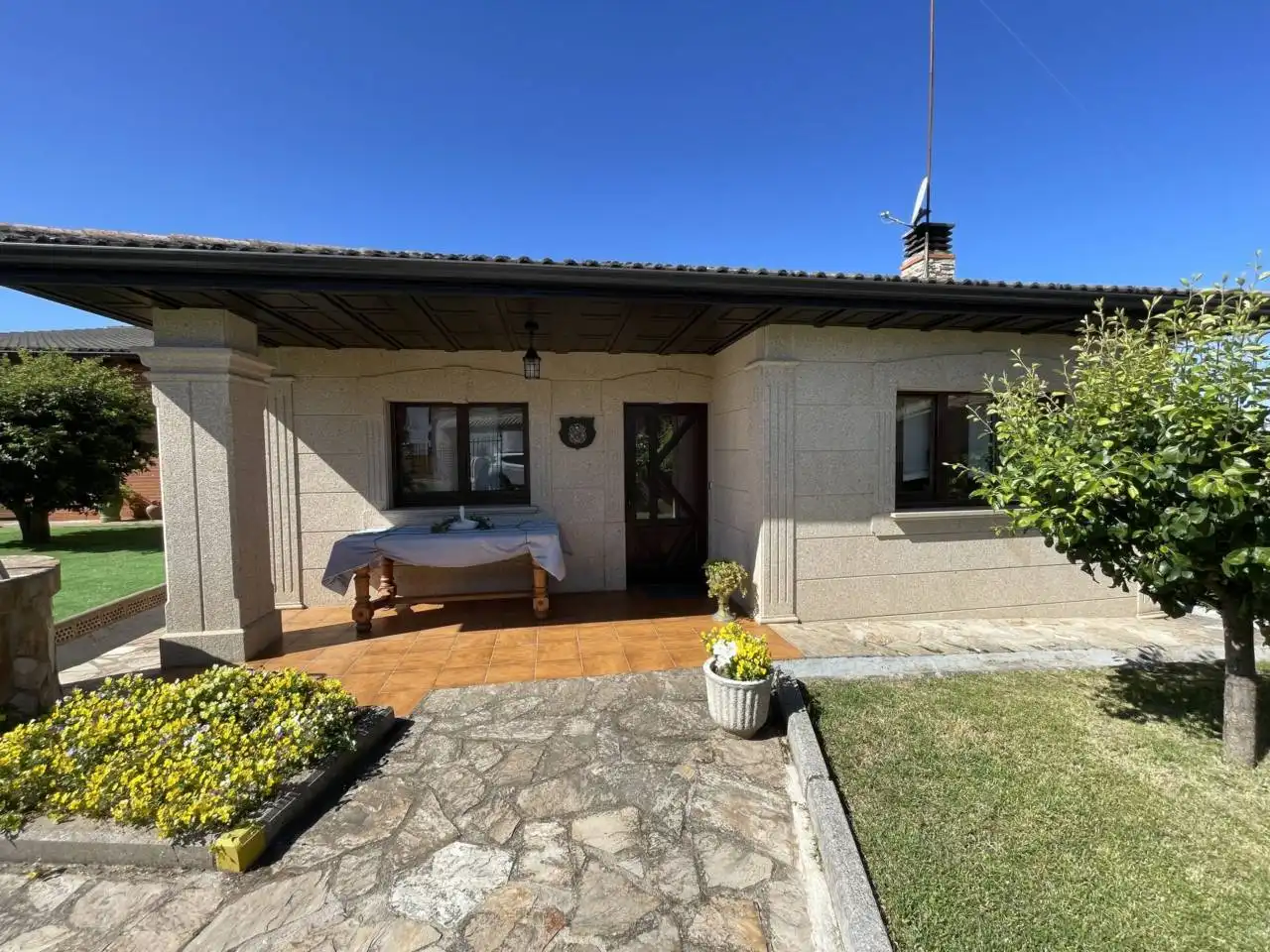 Exterior view of Houses for sale in Andavías  with Air Conditioner, Heating and Private garden