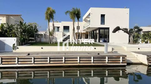 Foto 2 de Casa o chalet en venta en Carrer Medes, 17, Cap Ras - Creus - Falconera, Empuriabrava