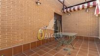 Terrassa de Pis en venda en Alcalá de Henares amb Aire condicionat, Calefacció i Jardí privat
