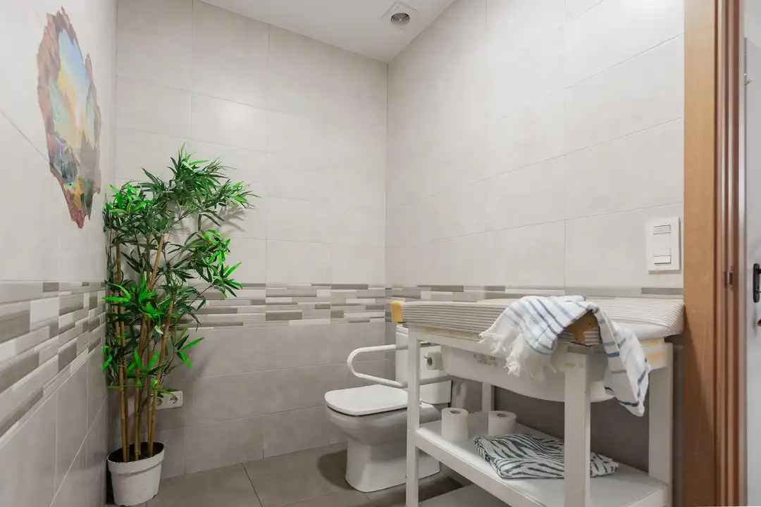 Baño de Local en venta en Zizur Mayor / Zizur Nagusia con Amueblado