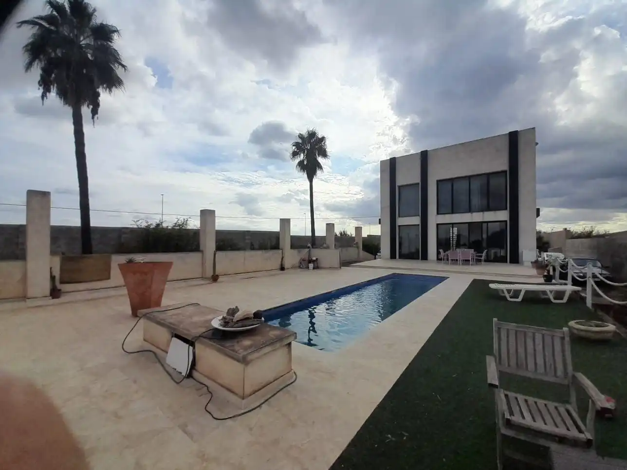 House with pool for sale in Crevillent