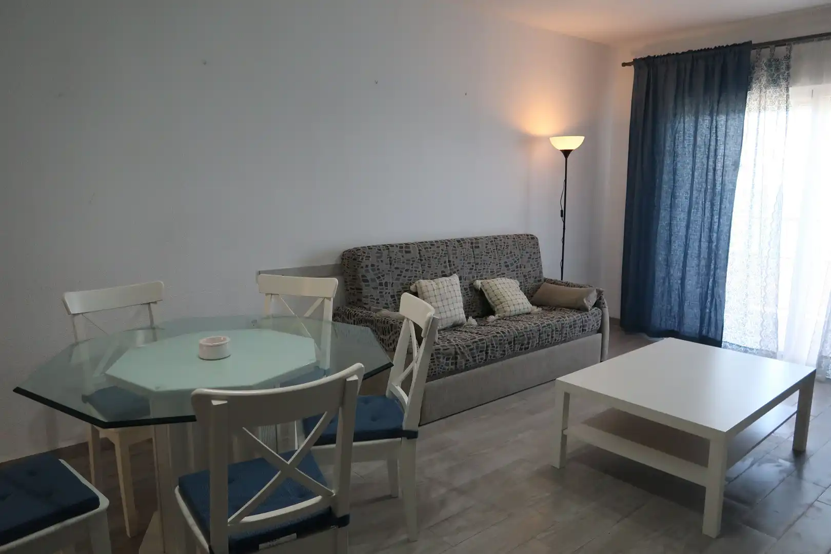 Sala d'estar de Apartament de lloguer en Almuñécar amb Aire condicionat, Calefacció i Terrassa
