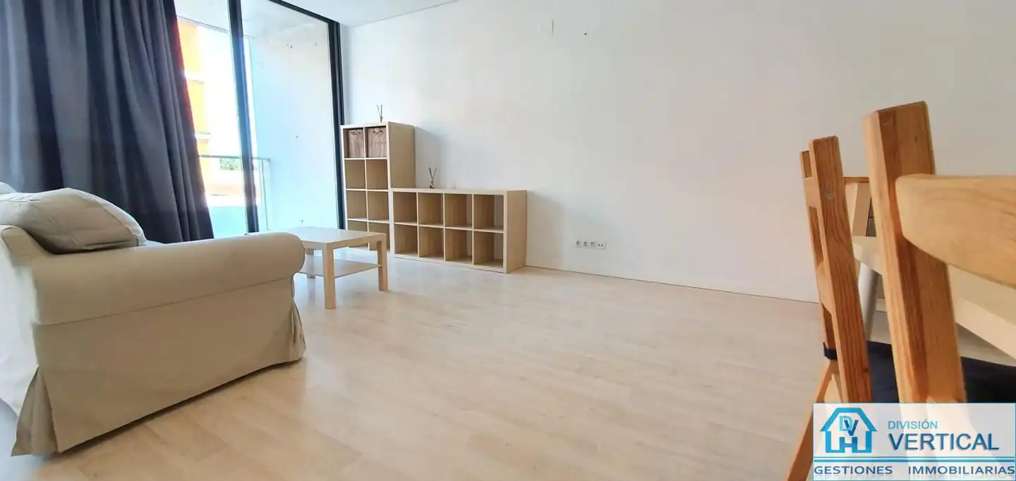 Sala de estar de Estudio de alquiler en Manises con Aire acondicionado, Calefacción y Terraza