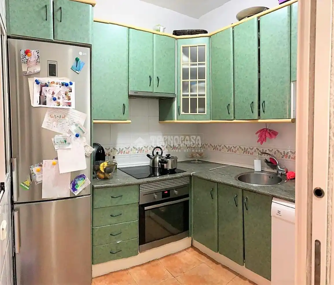Kitchen of Flat for sale in Fuengirola