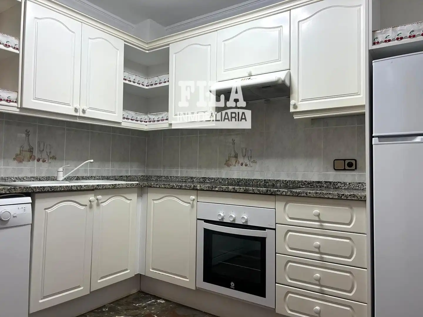 Cuina de Pis en venda en Calafell amb Jardí privat, Terrassa i Piscina