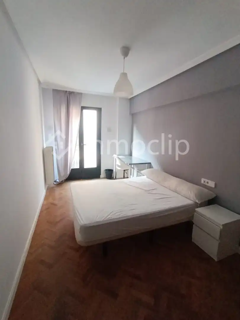 Bedroom of Flat for share in Salamanca  with Heating and Furnished