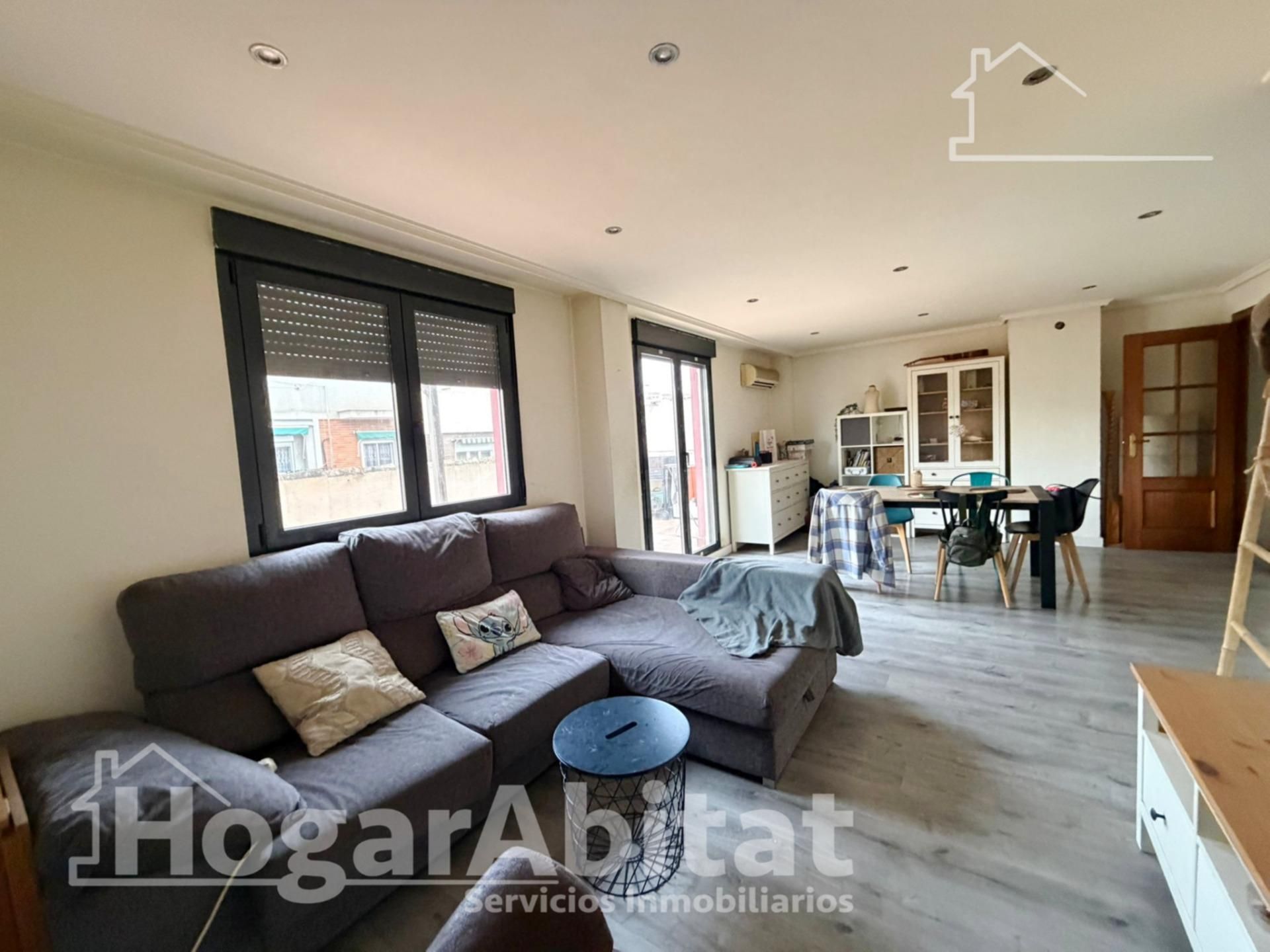 Living room of Attic for sale in Paterna  with Air Conditioner and Terrace