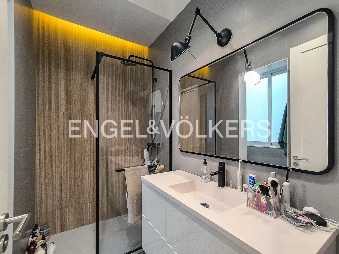 Baño de Piso de alquiler en Barcelona con Aire acondicionado, Calefacción y Parquet