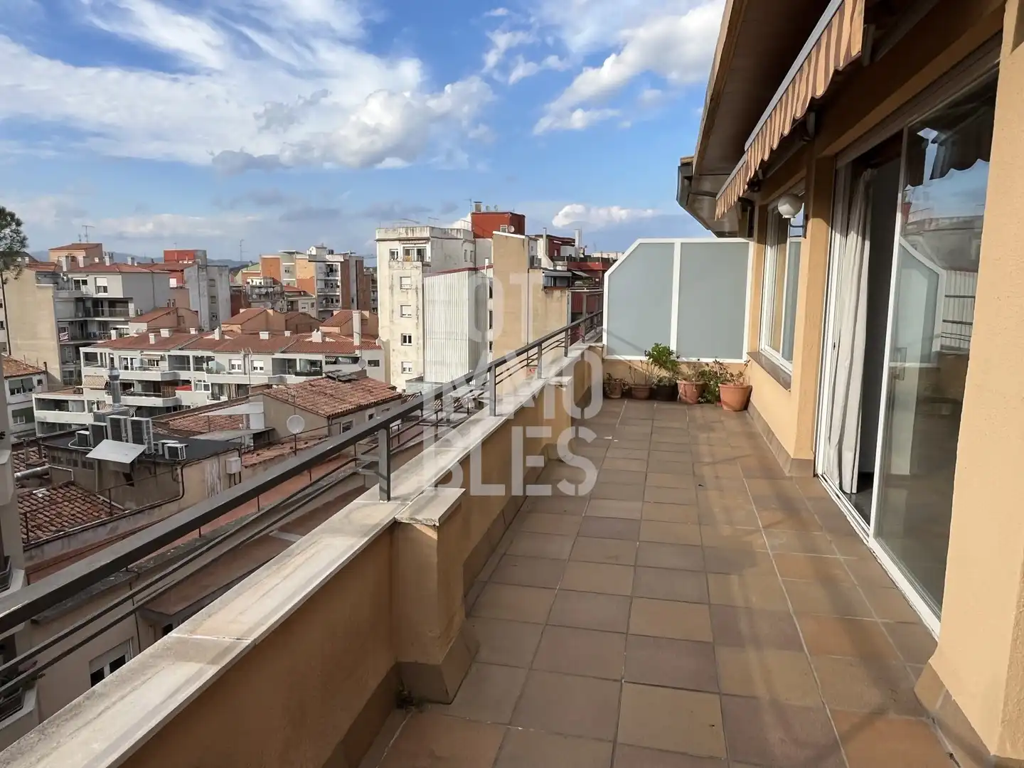 Dachboden zur Miete in Eixample Nord