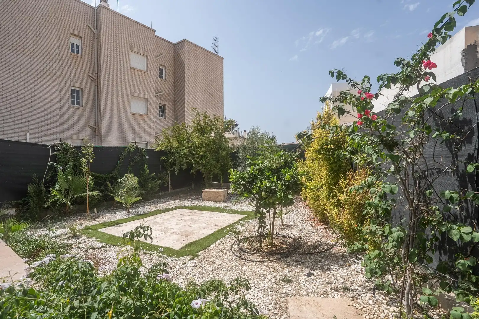 Jardín de Casa o chalet en venta en Almería con Aire acondicionado, Jardín privado y Terraza