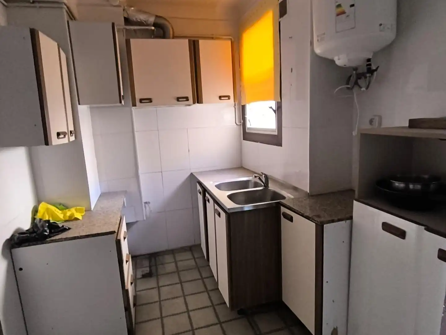 Kitchen of Buildings for sale in Manresa